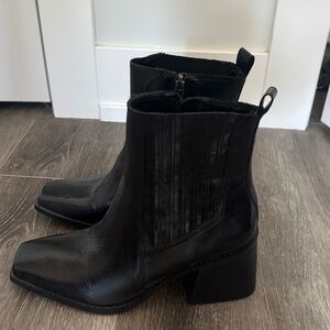 Vince Camuto Western Style boots